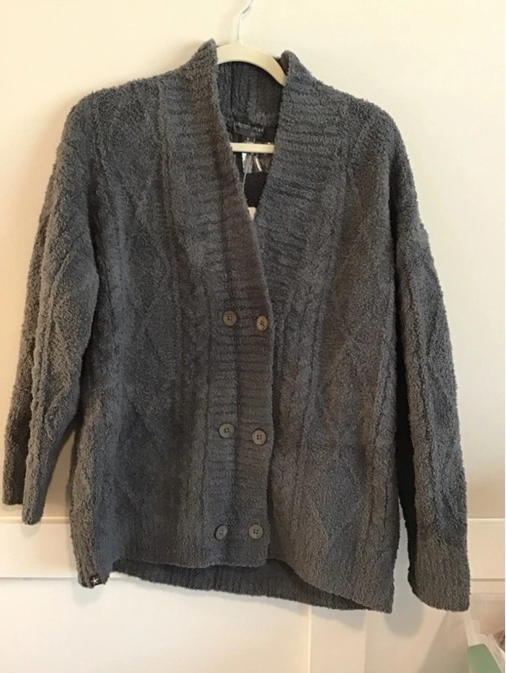 Barefoot dreams cozychic cable buttoned cardigan, new, medium, sooo amazing
